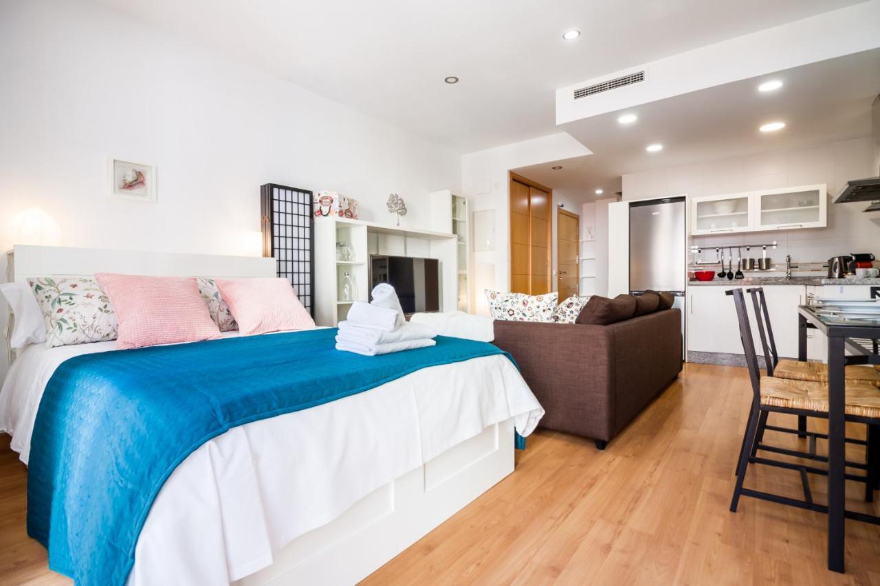 Sea & Wave Adela Boutique Apartment Malaga Luaran gambar